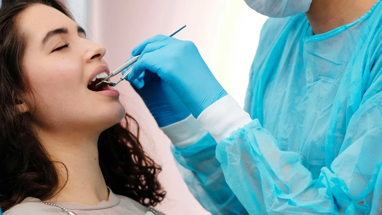 Trattamento di sbiancamento dentale professionale